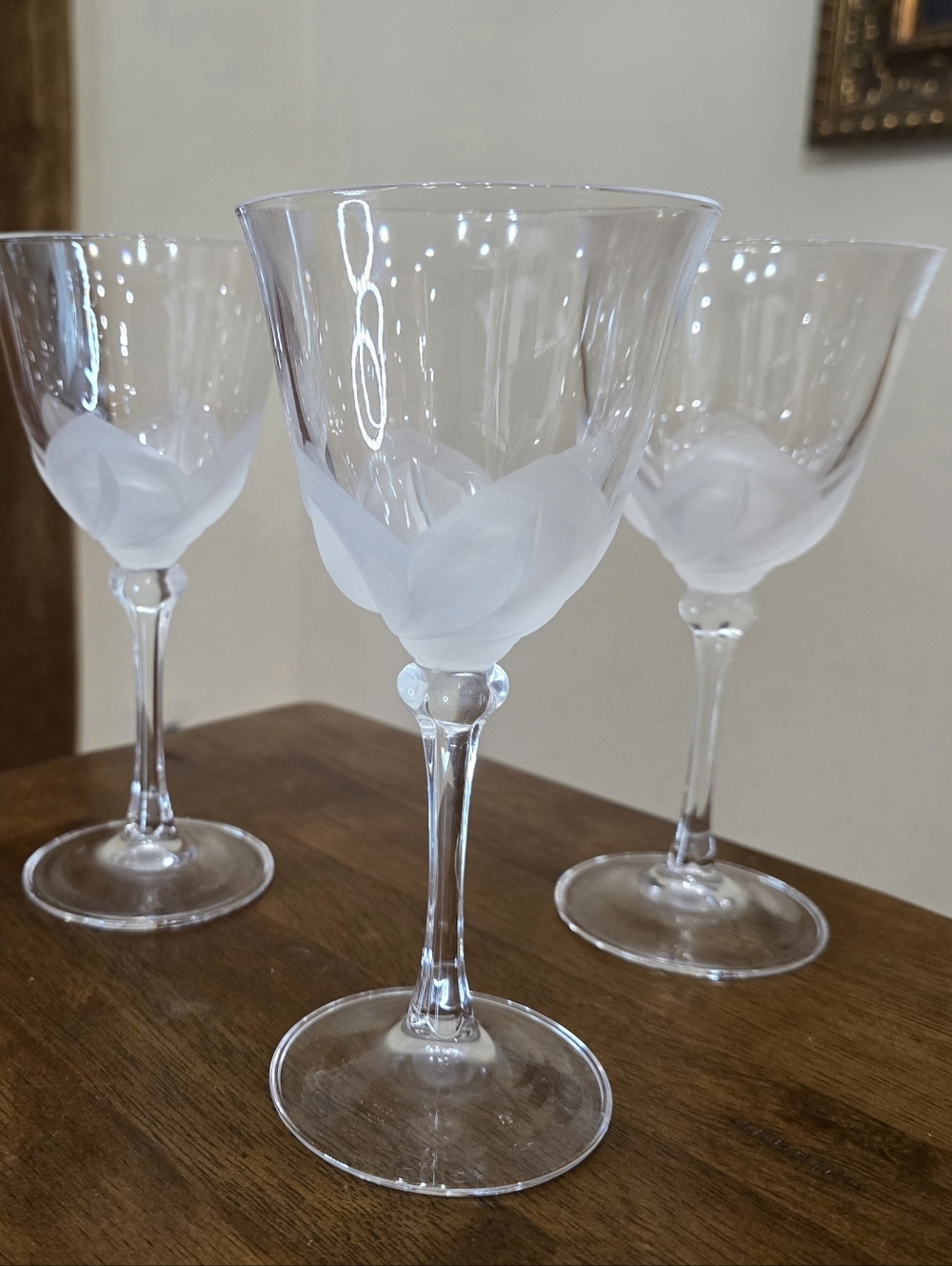 Set of 3 Cristal D'Arques Durand Florence Water/Wine Goblets Frosted Petal 7.25"